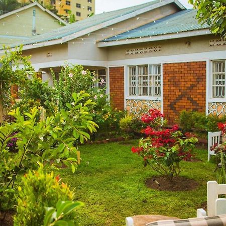 City Oasis By Siima _ Hidden Gem City Family Home Kampala Ngoại thất bức ảnh